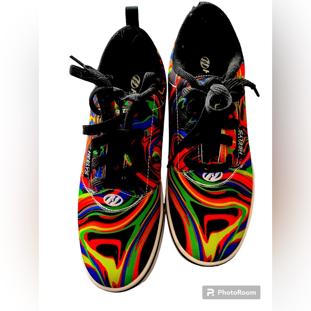 Women’s Heelys multicolored tennis shoes